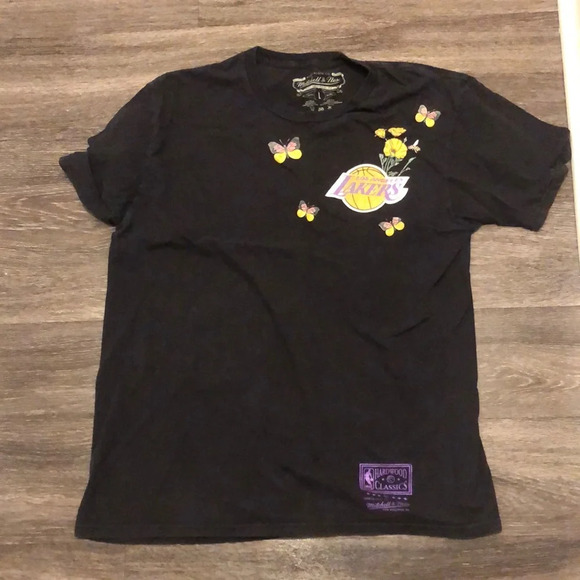 Mitchell & Ness Other - Lakers Tshirt